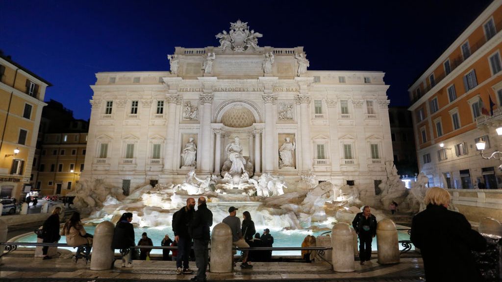 Plac z Fontanną Di Trevi zamkniety
