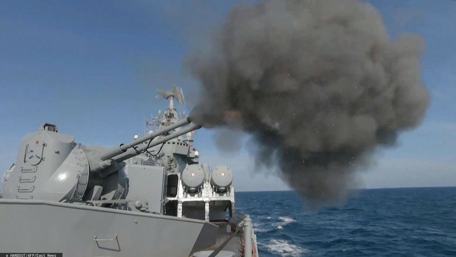 arch49This handout video grab taken and released by the Russian Defence Ministry on February 18, 2022, shows a "Moskva" Russian cruiser during the Black sea naval exercises outside the Crimean port of Sevastopol. (Photo by Handout / Russian Defence Ministry / AFP) / RESTRICTED TO EDITORIAL USE - MANDATORY CREDIT "AFP PHOTO /  RUSSIAN DEFENCE MINISTRY" - NO MARKETING - NO ADVERTISING CAMPAIGNS - DISTRIBUTED AS A SERVICE TO CLIENTSHANDOUT