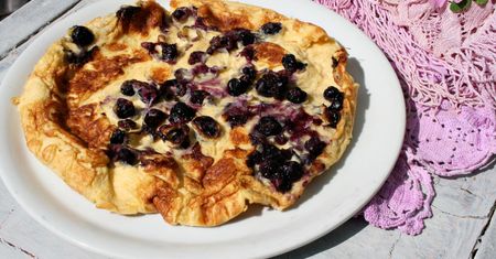 Puszysty, miękki i rozpływający się w ustach. Aż trudno uwierzyć, że to omlet