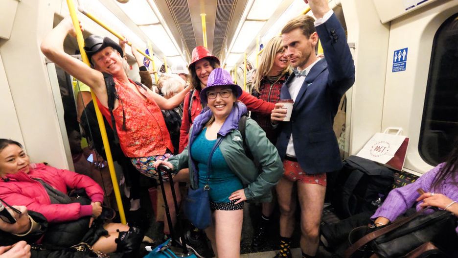 Pasażerowie bez spodni pojawili się w londyńskim metrze
