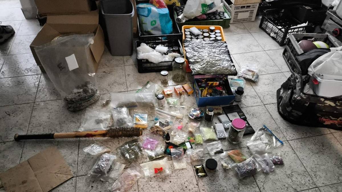 Transakcja na oczach policji. Narkotykowy "biznes" przerwany w centrum Łodzi