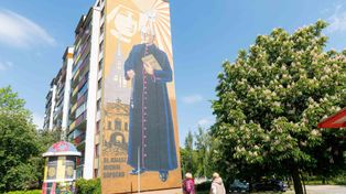 Mural z księdzem Michałem Sopoćką na osiedlu Białostoczek jak nowy