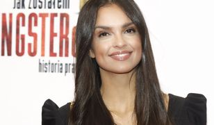 Klaudia El Dursi kusi w złotym bikini. Fani okrzyknęli ją mianem bogini