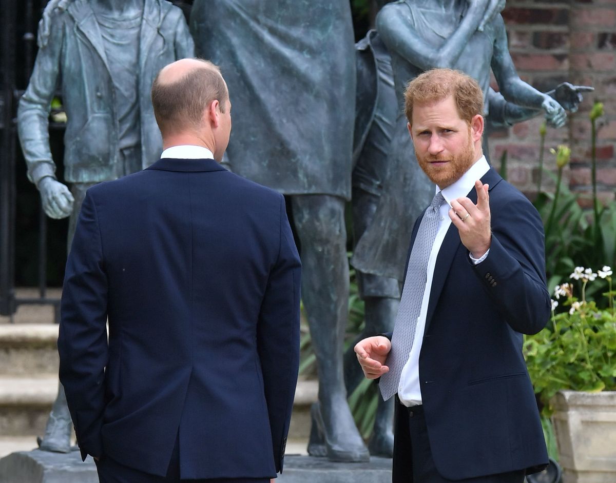 Harry i William odsłonili pomnik matki  ogrodach Pałacu Kensington