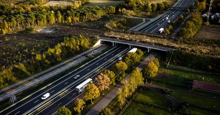 Holandia obniża prędkość na autostradach do 100 km/h. Powodem nie jest bezpieczeństwo