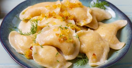 Farsz do pierogów robię z 4 składników. Dzieciaki zjadają po 10 sztuk