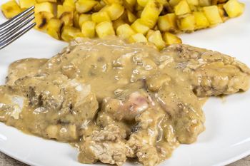 Nasze babcie i dziadkowie zajadali ze smakiem. My w mięsnym patrzymy na nie z niechęcią