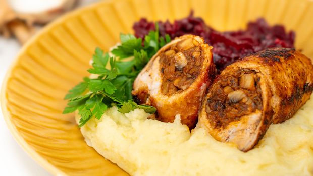 W PRL-u to właśnie one rządziły na weselach. Nasz przepis dnia na legendarny przysmak