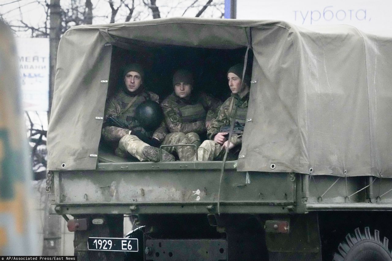 Ukraina uzbraja cywilów. "Każdy, kto może trzymać broń"