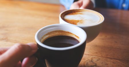 Kawa opóźnia procesy starzenia organizmu. Zobacz, ile filiżanek powinieneś wypijać codziennie