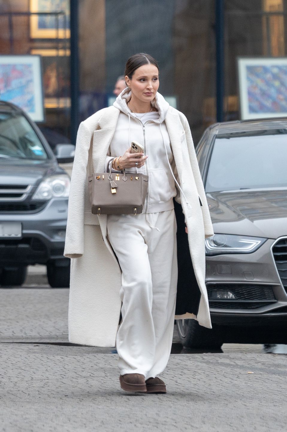 Ciężarna Marina wyskoczyła na miasto w towarzystwie mamy