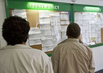 Pół miliona bezrobotnych udaje, że szuka pracy. Pracodawcy udają, że mają dla nich zatrudnienie