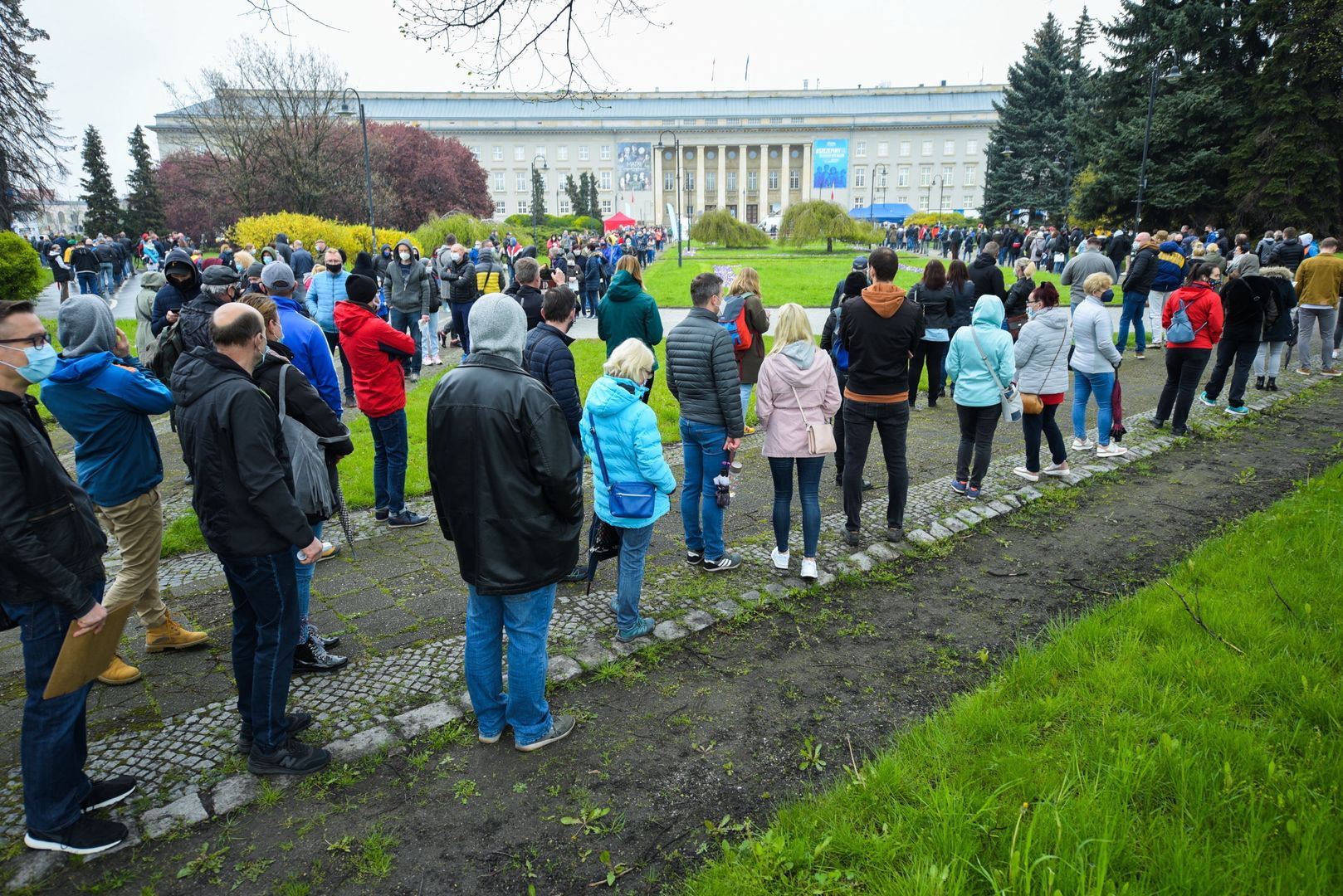 Znowu chaos. Podczas rządowej akcji szczepień w majówkę podebrano szczepionki innych pacjentów?