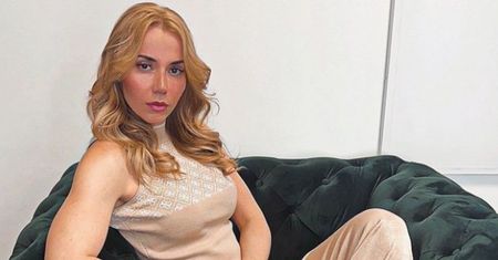 Schreiber pogardliwie: stary satyr. Jednocześnie życzy mu miłości