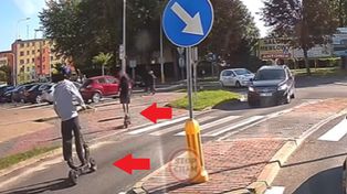 Pokazali, jak jeżdżą na hulajnogach. "Policja chyba na urlopie"