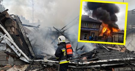 Słup ognia pod Warszawą. Paliła się hurtownia fajerwerków