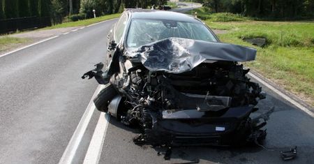 Kobieta poprawiała włosy. Tyle zostało z volvo. Zobacz, ile miała na liczniku
