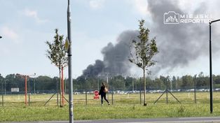 Warszawa: Pożar domku na działkach. Czarny dym było widać z daleka
