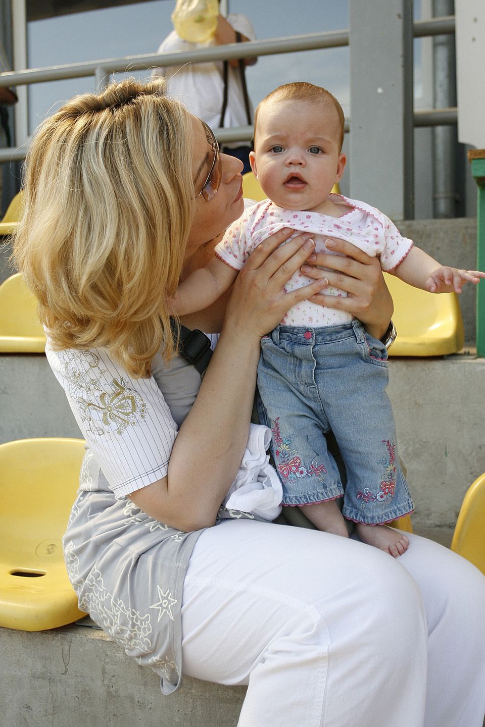 scena z: Martyna Wojciechowska SK: , , fot. Wojtalewicz Jaros�aw/AKPAwrzesie� 2008, Onko-Olimpiada 2008, Martyna Wojciechowska z c�rk