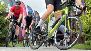 Kilkuset kolarzy bierze udział w IV Ultramaratonie Kolarskim Lubuska Szosa. Najlepsi pokonają pół tysiąca kilometrów w 15-16 godzin