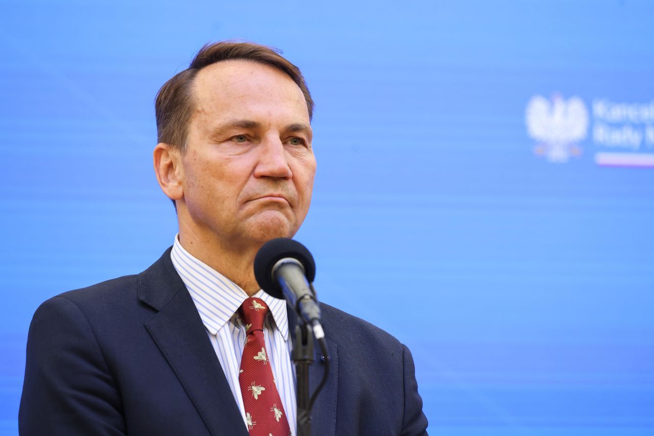 Rosyjskie drony nad Polską. Sikorski komentuje