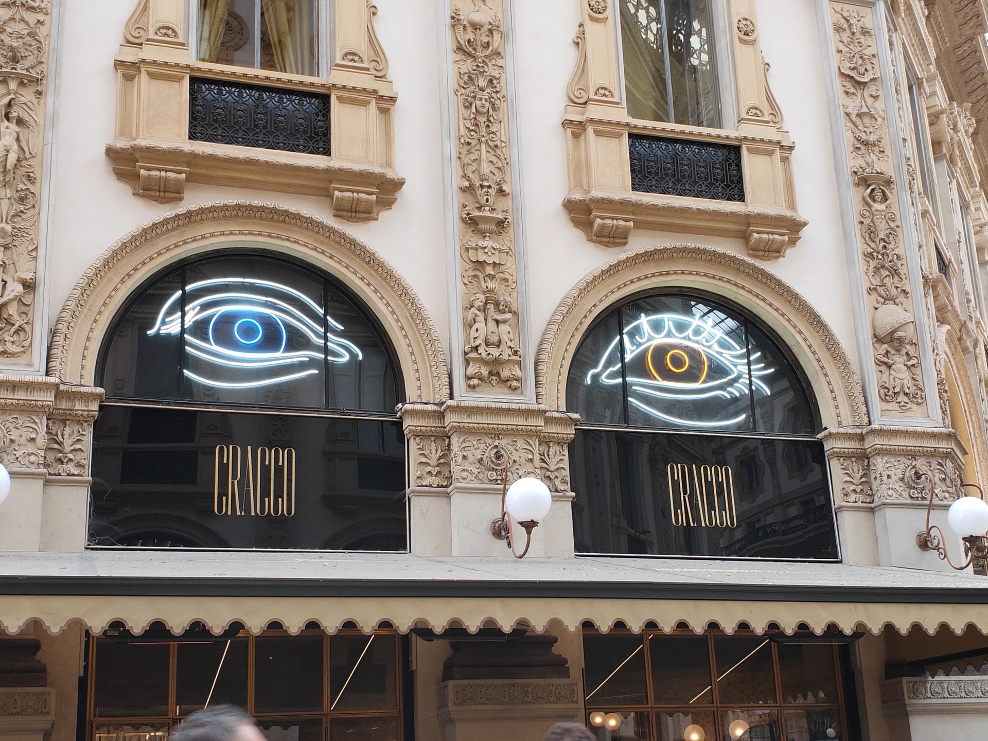 tryb portretowy, f/2,4, ISO 151, 1/50 s