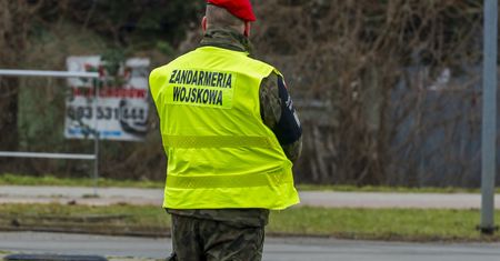 Incydent na terenie jednostki wojskowej. Znaleziono drona