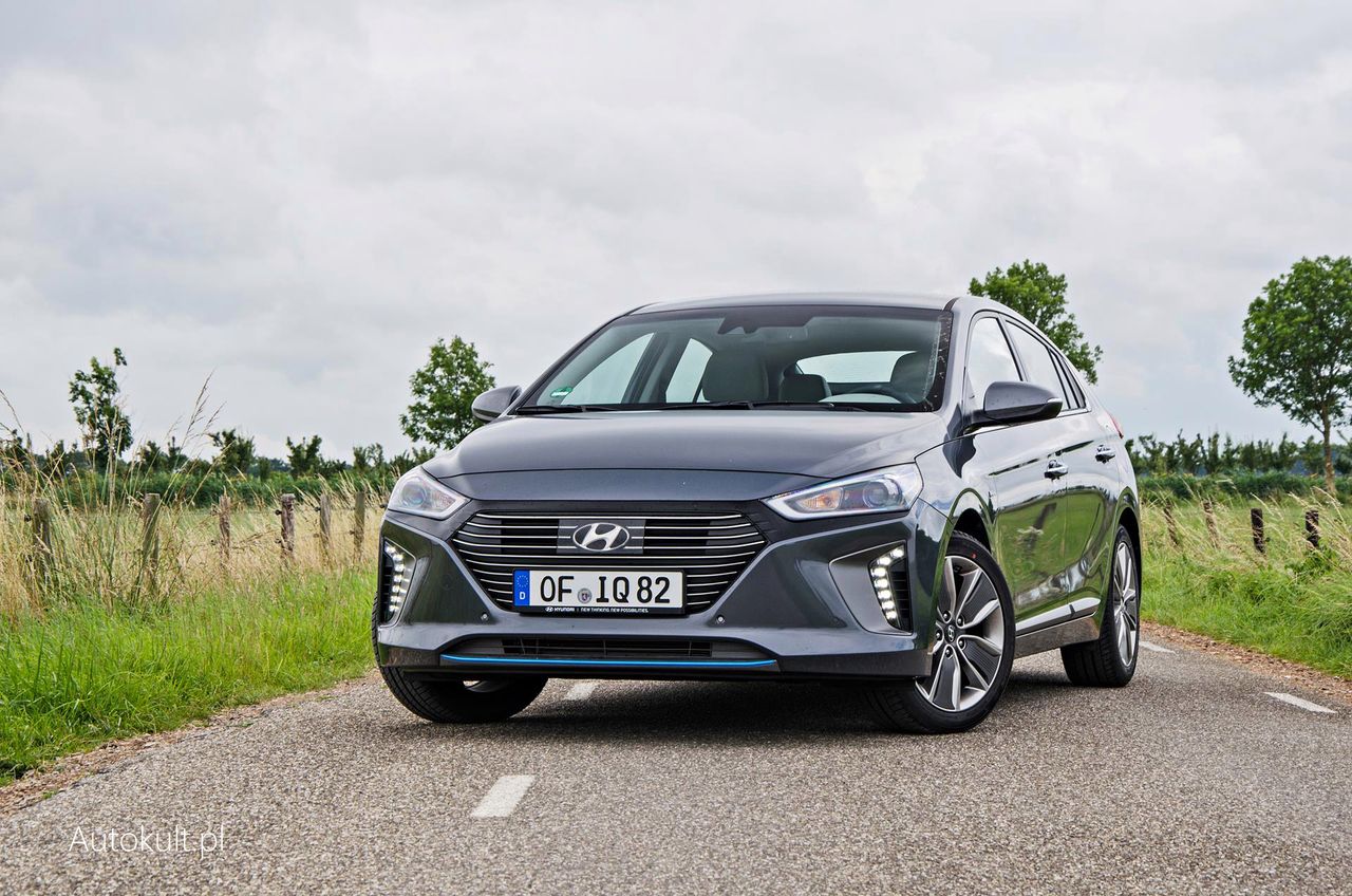 Hyundai Ioniq hybrid & electric - zdjęcia