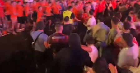 Gorące sceny w Niemczech. Bijatyka, a później policyjne aresztowania