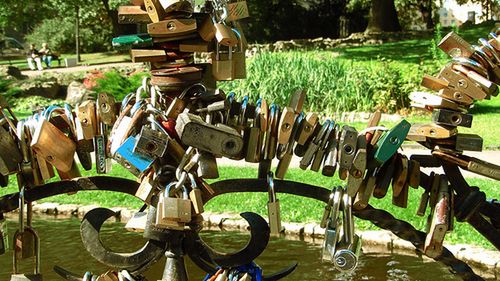 DRM idzie do piachu 1