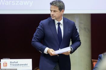 Radni ws. pensji prezydenta Warszawy. Będzie zarabiał więcej