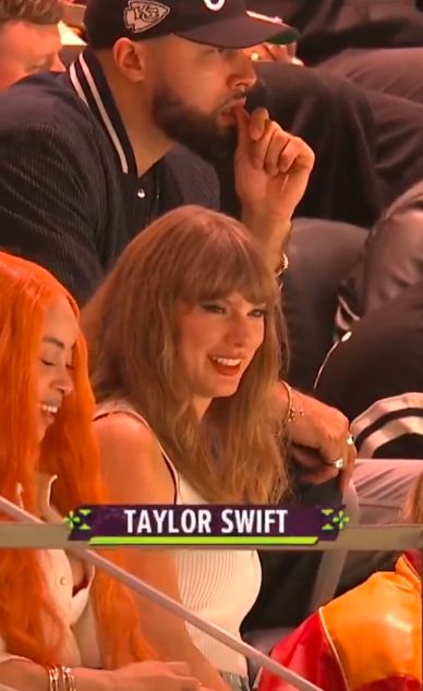 Taylor Swift booed by fans. Her reaction recorded