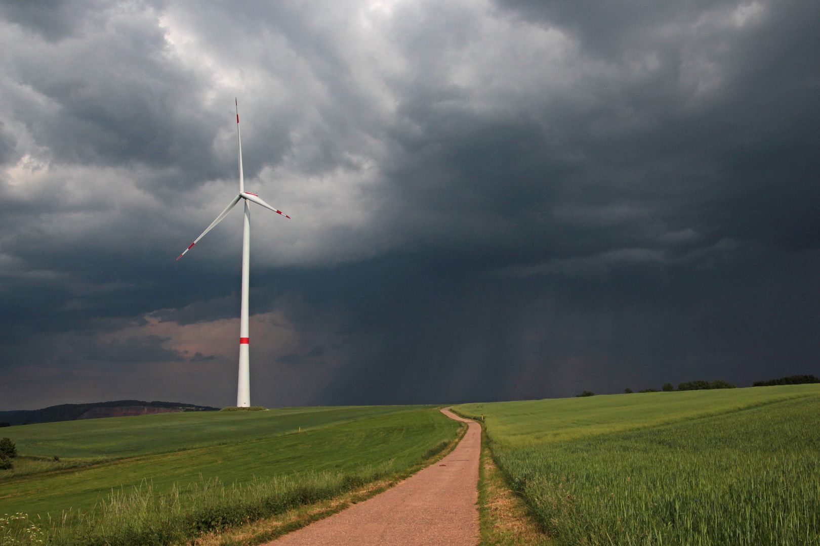 Nad Polskę nadciągają anomalie. Zobacz, co będzie się działo z pogodą