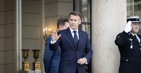 Macron: Ukraina chce kupić 16 Rafale i systemy "Mamba"
