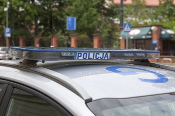 Przez 27 lat więzili ją w pokoju. Sąsiedzi myśleli, że zaginęła
