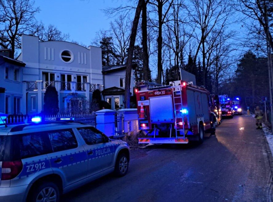 Pożar w domu. Pięć osób trafiło do szpitali