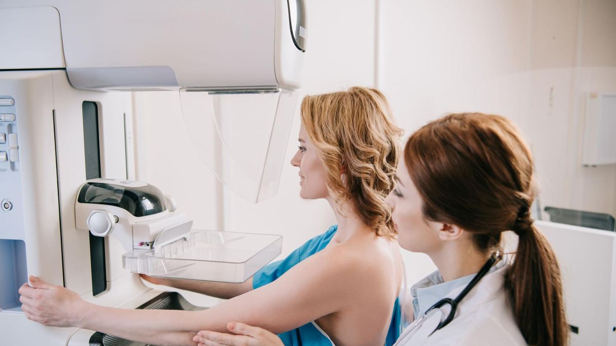 Mammografia to jedyna skuteczna metoda badań przesiewowych w kierunku raka piersi.