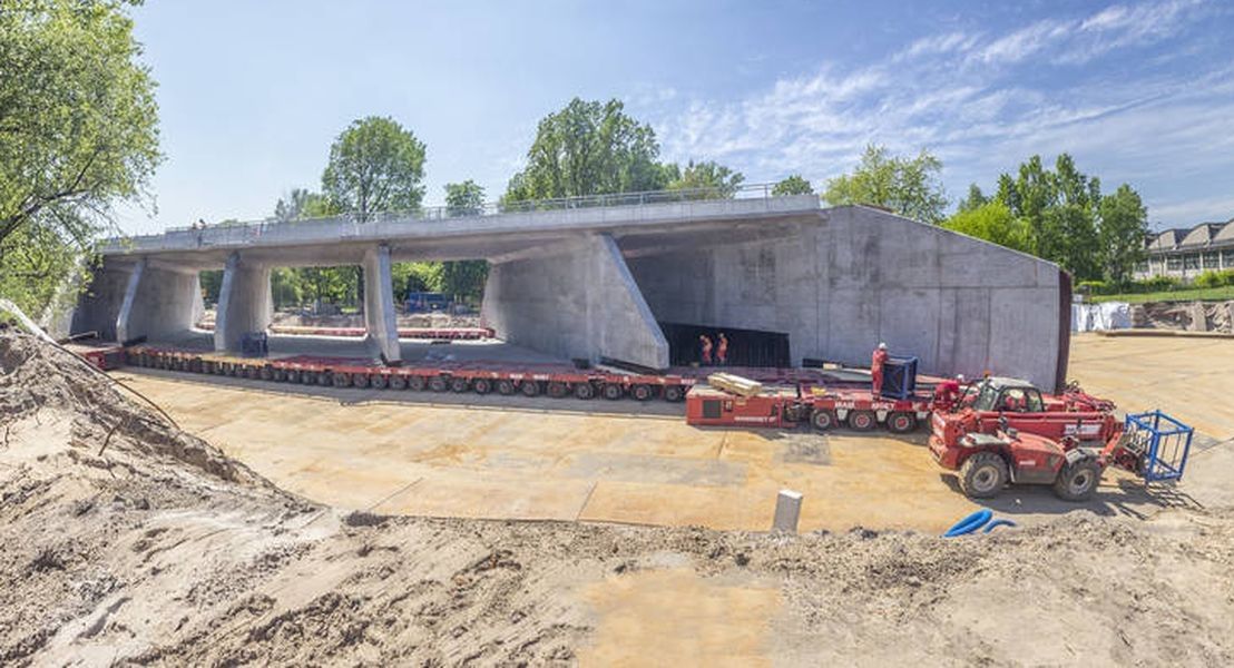 Przetransportowano ważący 4 tys. ton tunel. Zobaczcie WIDEO