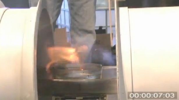 Gaszenie ognia dźwiękiem. DARPA pokazuje, jak użyć głośników do walki z pożarem 1