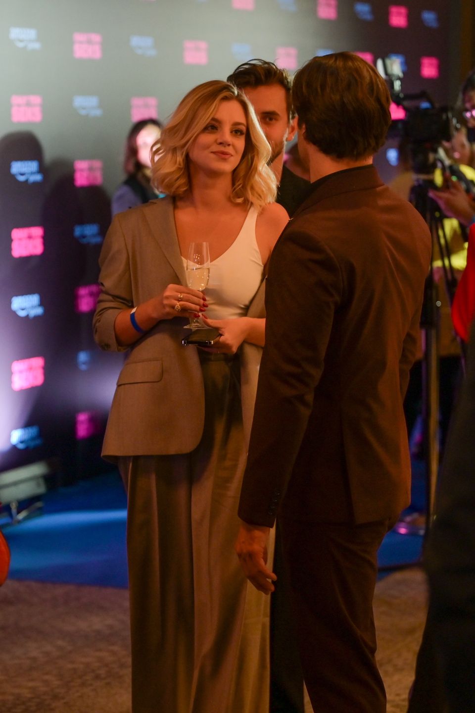 Piotr Stramowski z ukochaną na premierze