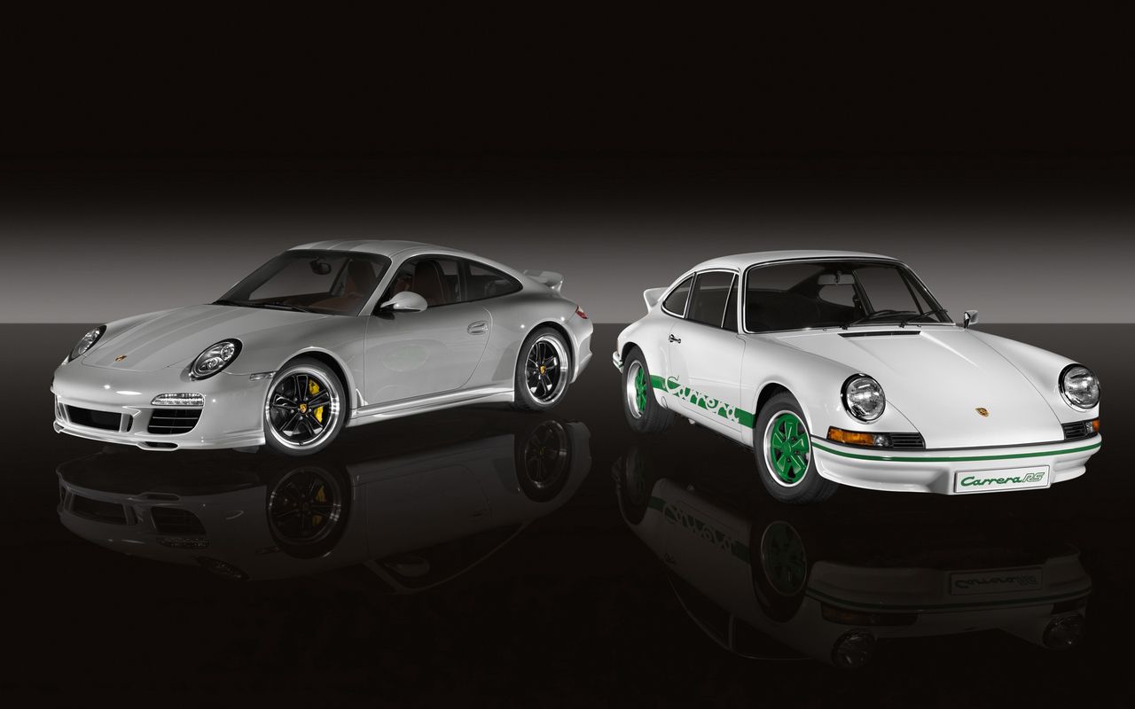 Carrera RS z hołdującym jej 997 Sport Classic