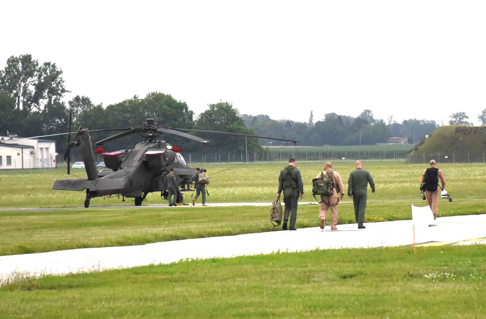 Szkolenie złóg na Apache AH-64D w 56 Bazie Lotniczej pod Inowrocławiem