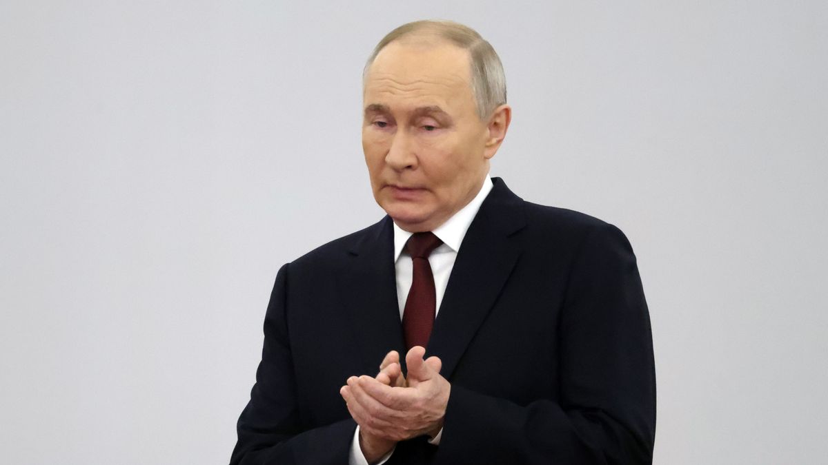 MOSCOW, RUSSIA - DECEMBER 9: (RUSSIA OUT) Russian President Vladimir Putin applauds during the awarding ceremony, marking the Heroes of the Fatherland Day, at the Grand Kremlin Palace on December 9, 2024 in Moscow, Russia. President Putin awarded 11 participants of the military invasion of Ukraine. (Photo by Contributor/Getty Images)