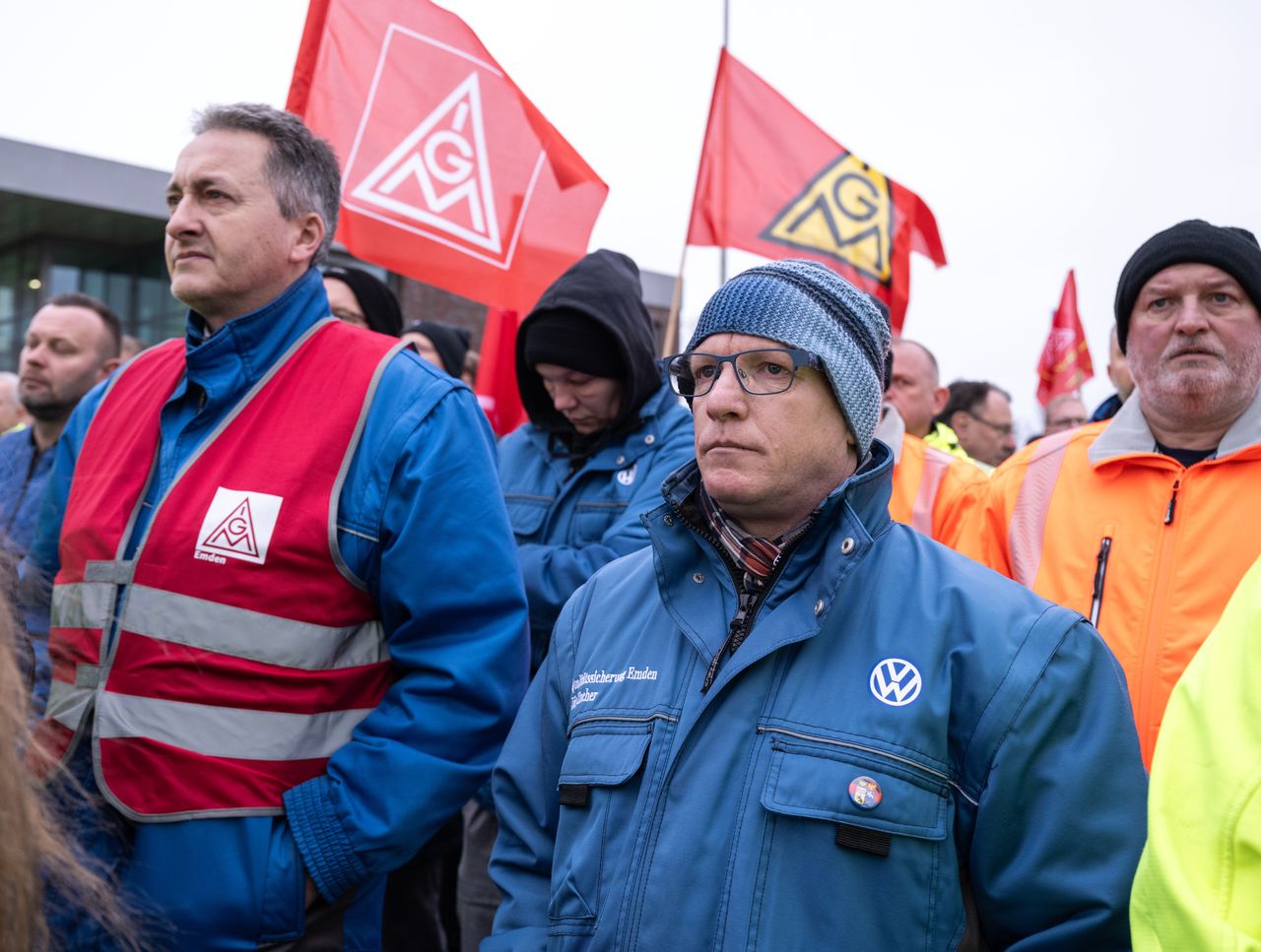 Volkswagen braces for fresh strikes amid salary cut dispute