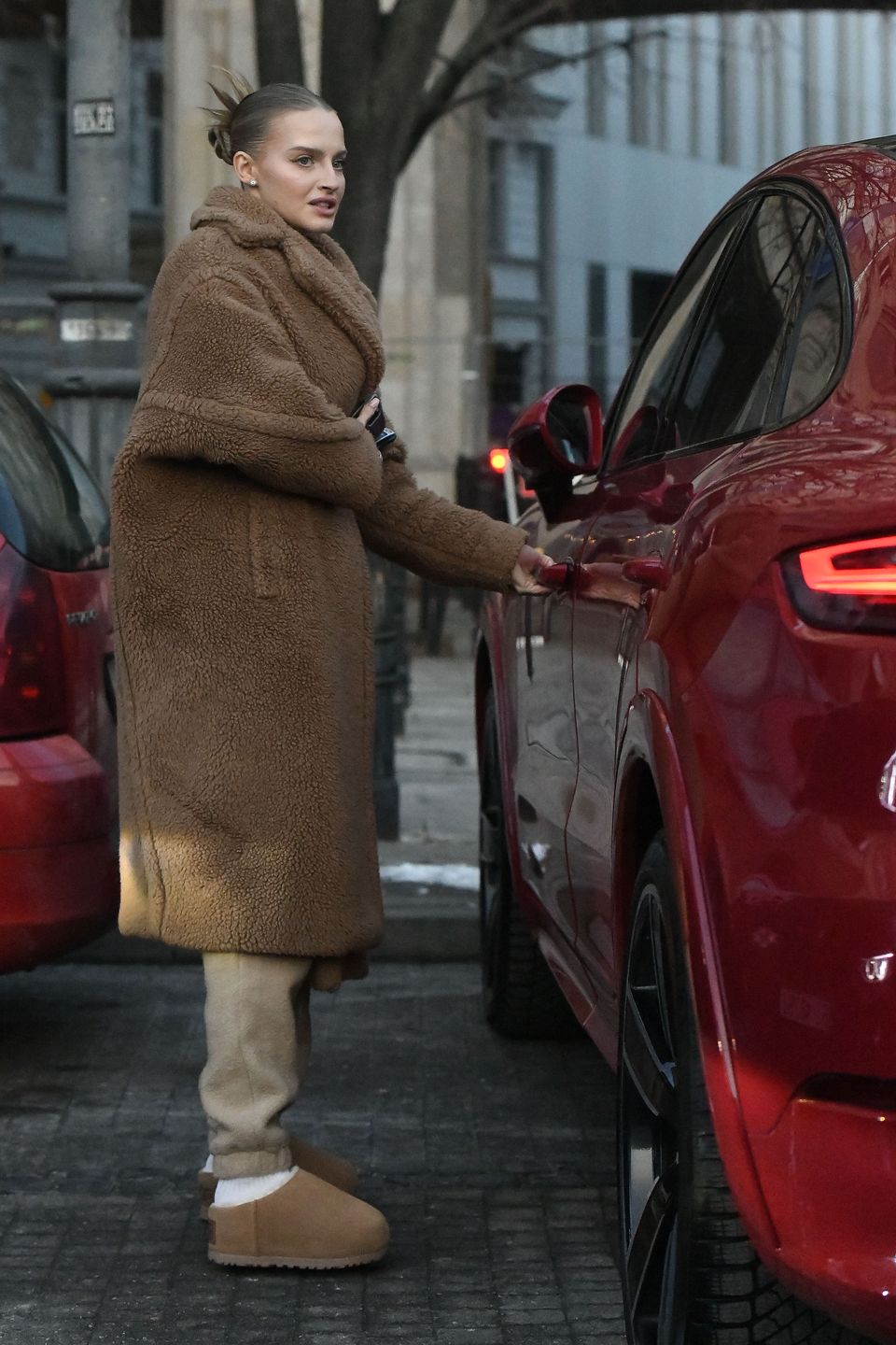 Karolina Pisarek zastawiła samochody i poszła na miasto