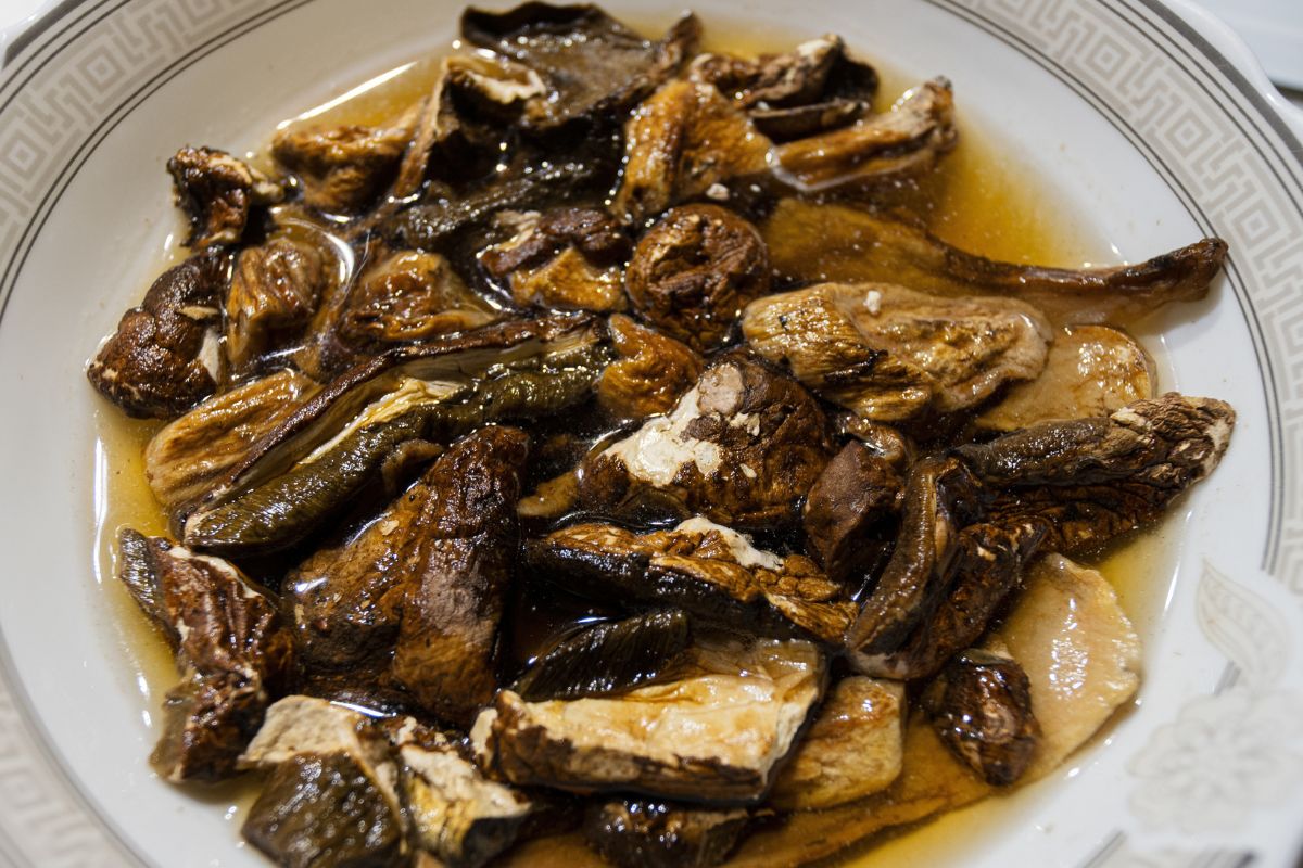 Dodaję 2 sztuki do moczenia grzybów. Usuwają całą goryczkę, poprawiają smak i strukturę