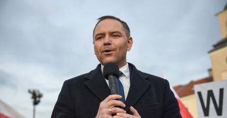 Nawrocki chce bronić młodych mężczyzn przed szkoleniem wojskowym
