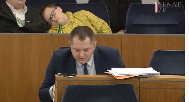 Ruszył Senat TV - na razie transmisje na YouTube, Twitterze i Facebooku