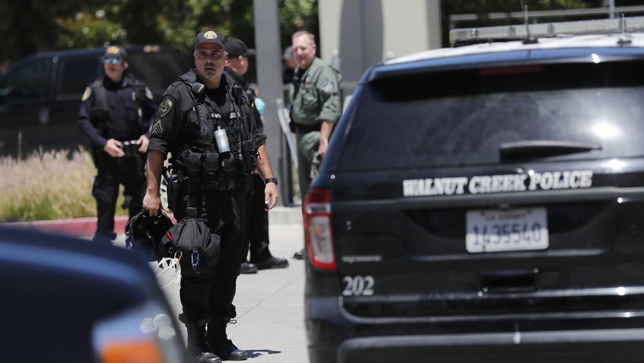 Sceny jak z filmu. Kilkadziesiąt osób napadło na sklep w Kalifornii 