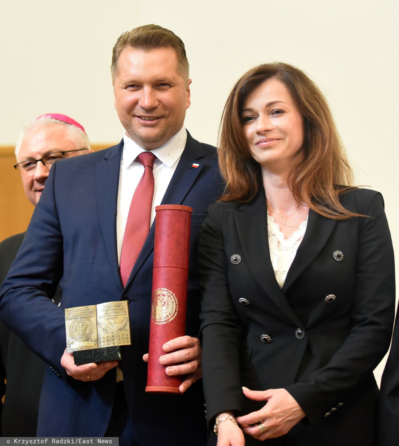 Min. Czarnek laureatem nagrody im. kard. Wyszy?skiegoFot. Krzysztof Radzki/East News, 20.05.2022, Lublin. Zarzad Stowarzyszenia Absolwentow i Przyjaciol Wydzialu Prawa Katolickiego Uniwersytetu Lubelskiego przyznal nagrode im. Stefana Kardynala Wyszynskiego  za rok 2021 ministrowi Edukacji i Nauki Przemyslawowi Czarnkowi. N/z Przemyslaw Czarnek z zona Katarzyna.Krzysztof Radzki